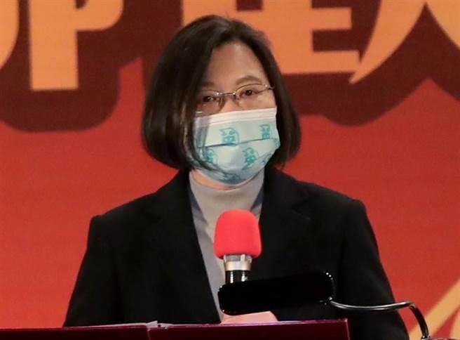 總統府9日公布總統府資政和國策顧問名單，李遠哲、吳澧培2人未獲續聘，總統蔡英文（見圖）的人事布局引發外界對2024的揣測。（總統府資料照片）