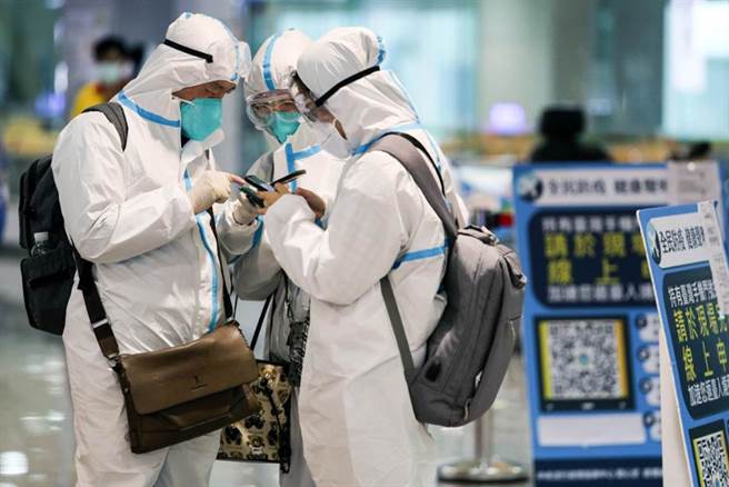 根据COVAX公布的官方文件，首波配送名单中，台湾挂零。（图为桃园机场防疫情形。资料照）