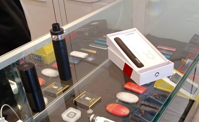 電子煙店家若販賣形似菸品的電子煙，則違反菸害防制法，最高可法3千元。（姜霏翻攝）