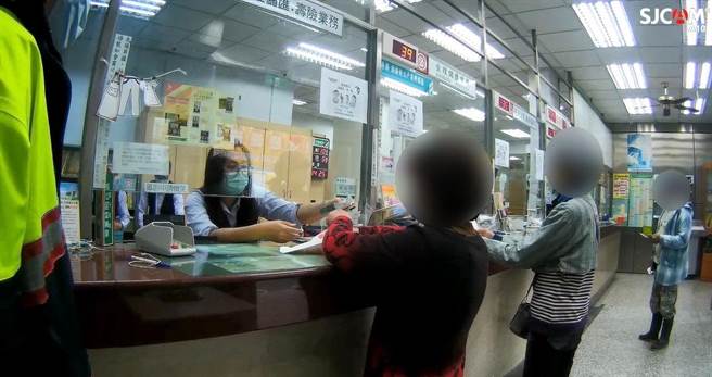 詐騙案件仍層出不窮，花蓮金融機構去年攔下了36次詐騙匯款案。（花蓮警方提供／王志偉花蓮傳真）