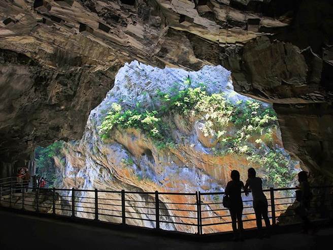 大年初三至初五搭乘环岛之星往花东旅游都有晚鸟优惠；图为花莲太鲁阁峡谷景致。（易游网提供）