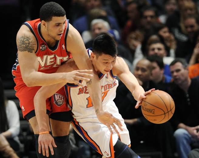 就是这场尼克与篮网之战，开始掀起全世界球迷疯狂的林来疯传奇。(美联社资料照)