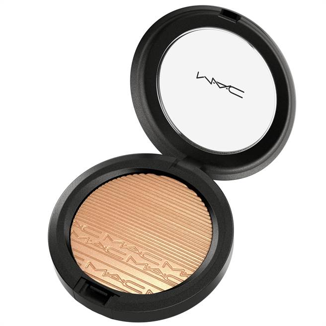 MAC超激光炫彩饼，1450元。（MAC提供）