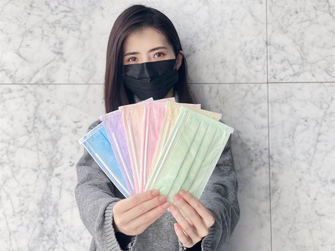 马卡龙色系口罩，可随心情和服饰配色搭配。（全联提供）