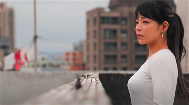 千尋日前在YouTube頻道「不要鬧工作室（Stopkiddinstudio）」上分享來台定居的心路歷程。(圖擷取自不要鬧工作室YouTube頻道)