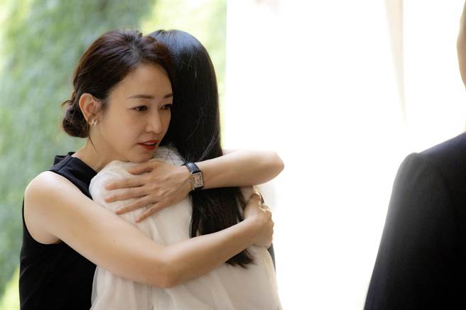 潘慧如饰演黄薇渟失散多年的母亲。（东森提供）