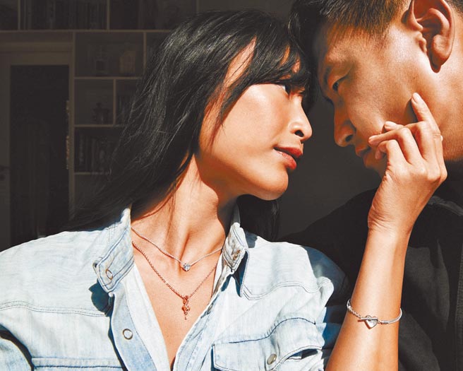 Pandora中国年节和情人节珠宝登场，融入喜庆与爱情元素的设计。（Pandora提供）