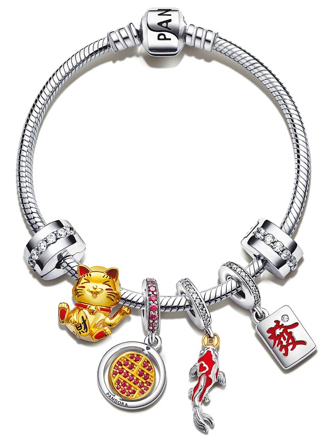 Pandora中国年节串饰融入喜庆气氛。（Pandora提供）