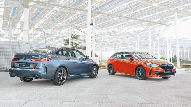 总代理汎德导入全新120i Edition M（右图）及220i Edition M车型，搭载2.0Ｌ直列4缸涡轮增压引擎，最大马力达178匹。外观则饰以M Sport套件与18吋M款专属深色V辐式轮圈，打造出动感、有型的酷帅风格。（汎德提供）