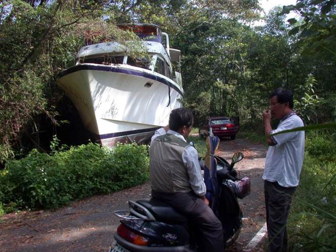 兴业号被打捞上岸后，灵异传闻不胫而走。