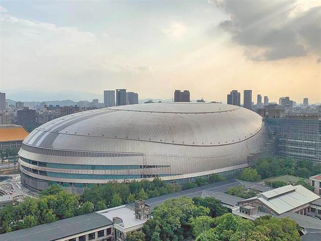 大巨蛋停工争议，远雄集团旗下「远雄巨蛋事业股份有限公司」提告向台北市政府都发局求偿超过10亿元。（本报资料照片）