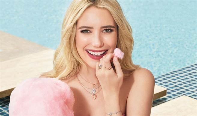 斐登（FRED）珠宝在情人节同样主打心型珠宝，并以电影《麻雀变凤凰》为灵感打造款「Pretty Woman」珠宝，邀请电影女主角茱莉亚罗勃兹的侄女艾玛罗勃兹 (Emma Roberts)担任代言人，延续当年电影《麻雀变凤凰》的浪漫爱情风潮，别具意义。（FRED提供）