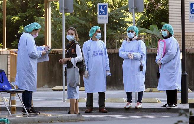 桃园医院清零计画今日结束，由于仅有2百多人前来採检，因此採检站外并未出现排队人潮。（范扬光摄）