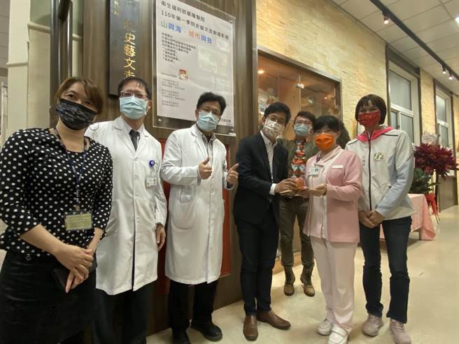 基隆醫院第1季攝影展揭幕　市府攝影官作品超吸睛。（基隆醫院提供／吳康瑋基隆傳真）