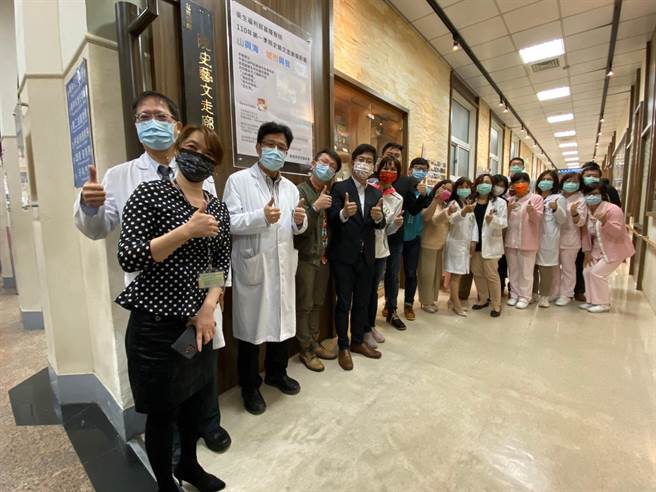 基隆醫院第1季攝影展揭幕　市府攝影官作品超吸睛。（基隆醫院提供／吳康瑋基隆傳真）