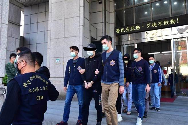 警方逮捕廖男在内的太阳会成员。（警方提供）
