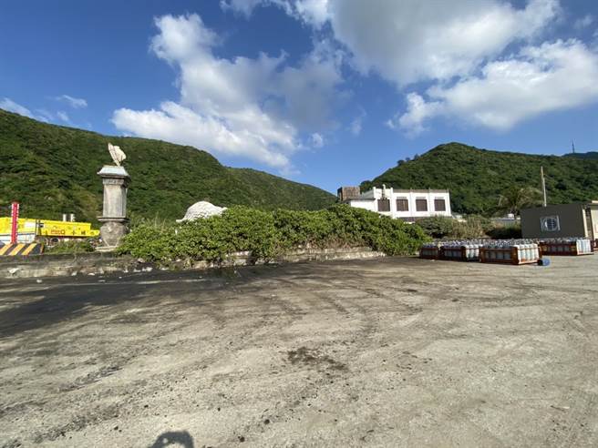 台東縣政府及綠島鄉公所年前進行環境清潔，總共清除南寮漁港共25噸的廢棄物。（台東縣政府提供／蔡旻妤台東傳真）