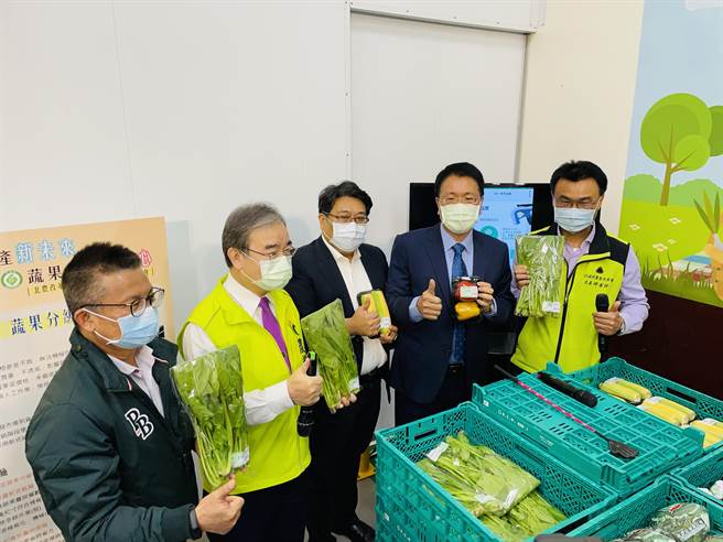 北农推多项新措施稳定农民收益，获陈吉仲大讚典范。（吴康玮摄）