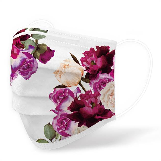 POYA独家限定口罩炫彩夺目的她，399元。（宝雅提供）