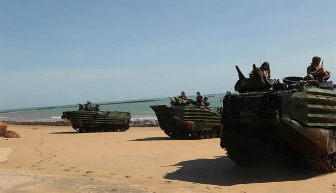 美海軍陸戰隊將在10年內新建3個規模大約在2000人左右的瀕海作戰團，全數部署在太平洋地區，以遏制中國在太平洋的軍事擴張。圖為美陸戰隊在澳洲演習搶灘登陸。（圖／美國海軍陸戰隊）