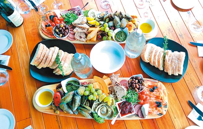 不论是台菜或中、西式料理，都很适合搭配纽西兰葡萄酒。图／萧希辰提供