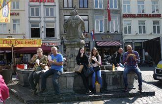 体验荷兰排队美食 轻松铜板价吃出异国绝妙滋味