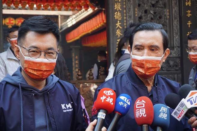 前总统马英九（右）受访回应赵少康重回国民党议题。（王文吉摄）