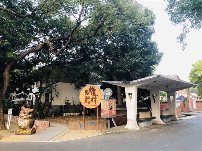 雾峰假日观光巡迴巴士成功串连雾峰各地，让游客免开车就能轻松玩遍许多好玩又具知识性的景点。