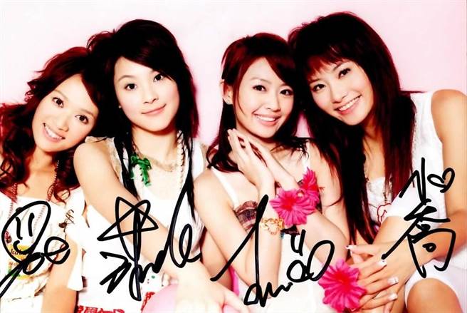 「七朵花」是不少七、八年级生回忆。（修毅提供）