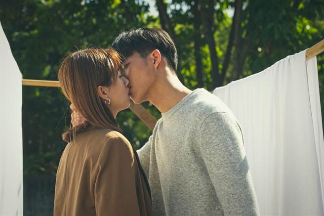 吴念轩、方志友主演《粉红色时光》本周六将播出大结局，两人戏里恋情开花结果。（中时提供）