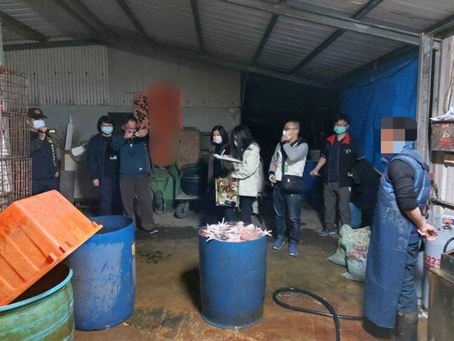 台南市農業局會同相關局處查緝違法屠宰，6日凌晨在後壁區及東山區各查獲1起違法屠宰家禽案件。（台南市農業局提供／劉秀芬台南傳真）