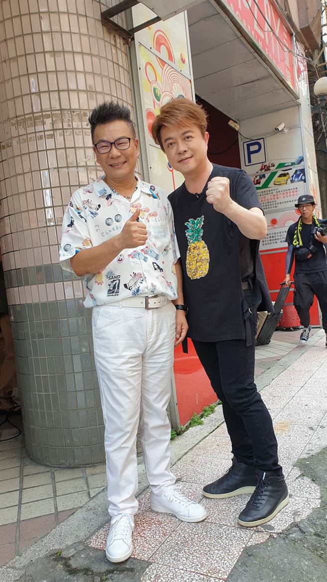 翁立友与沈玉琳合照。(取自翁立友脸书)