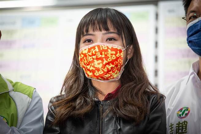 黃捷感謝蔡英文總統、高雄市長陳其邁，以及民進黨團、「鳳山隊」傾力相助。（圖/袁庭堯攝）
