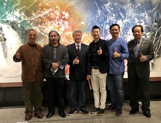 「山野覓境—何木火現代彩墨創作展」今日舉行開幕式，貴賓雲集。

圖/業者提供