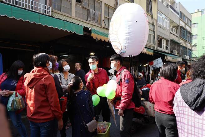 彰化县消防局第三大队6日前往鹿港第一公有零售市场办理市场防灾宣导活动。（彰化县消防局第三大队提供／吴敏菁彰化传真）