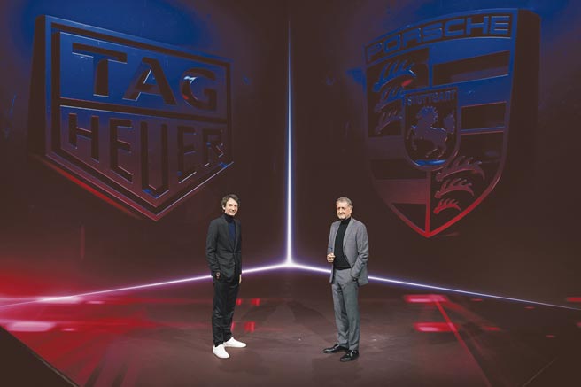 LVMH集團少東兼泰格豪雅執行長Frederic Arnault（左）與保時捷執行董事Detlev von Platen主持聯名表發表會。（TAG Heuer提供）