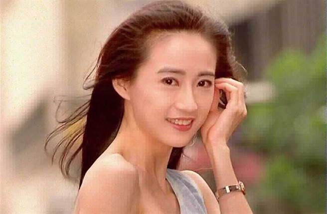 桑妮不忍年迈双亲经济困顿，决定重返红尘拍戏。（图／中时资料照）