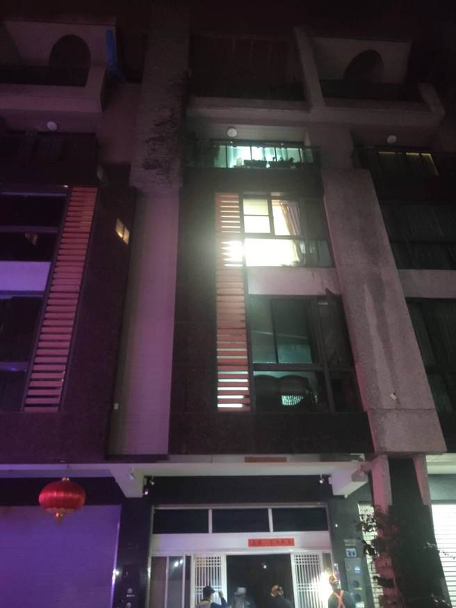 台中市南区忠明南路一处透天厝7日凌晨4点多发生火警。（台中市消防局提供／冯惠宜台中传真）