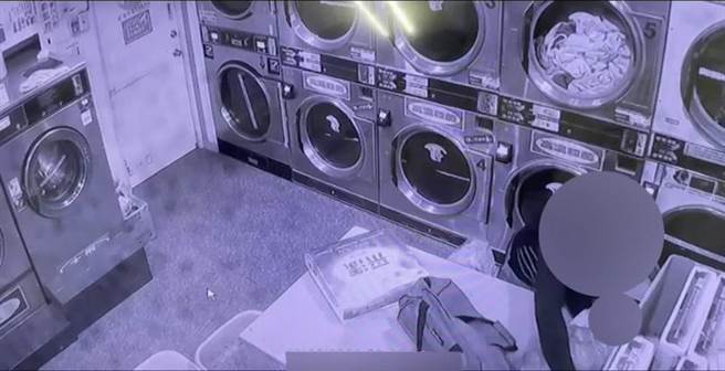 一名出生未久的男婴遭弃置于湖口乡一处自助洗衣店。（翻摄照片／庄旻静新竹传真）