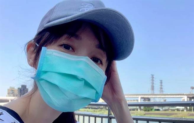 田中千繪去年底回日本探親，親曝當地疫情不受控的原因。（圖／FB@田中千繪）