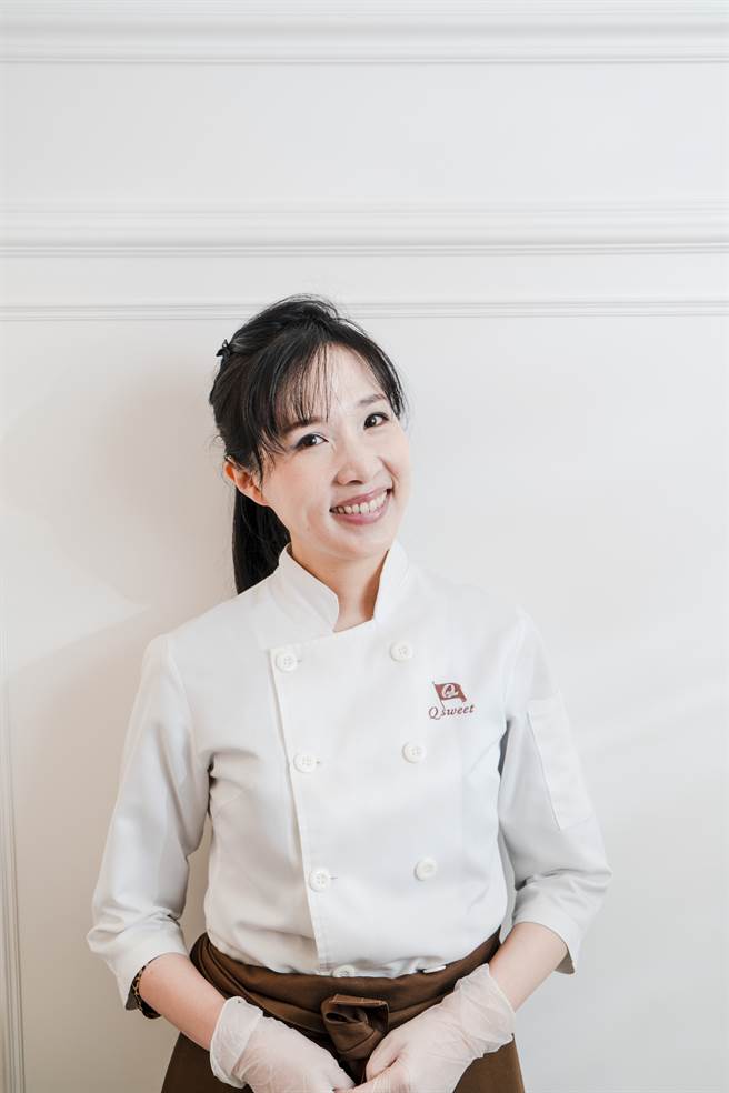 吴葵妮，比利时巧克力学院毕业， _依凭着自身对可可风味的喜爱与信念开设「Q sweet 精品甜点」。（图／顏涵正摄）