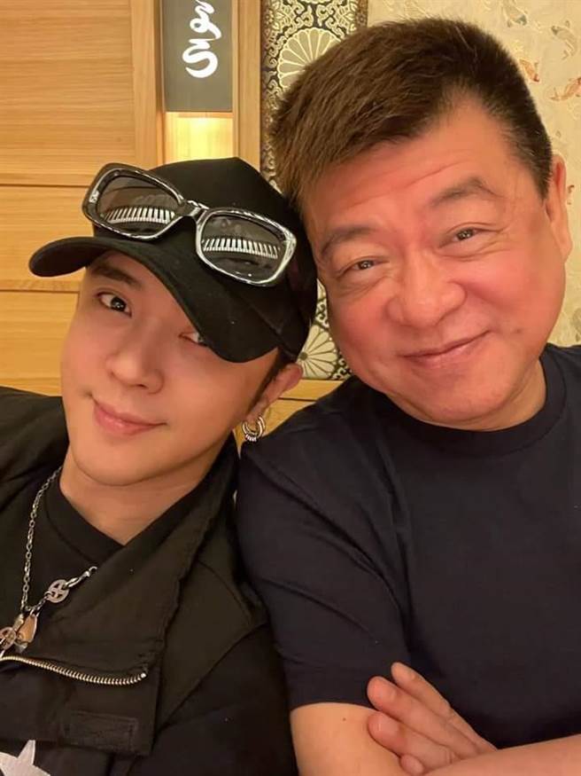 孙德荣昨与罗志祥相约聚餐。（翻摄孙德荣脸书）