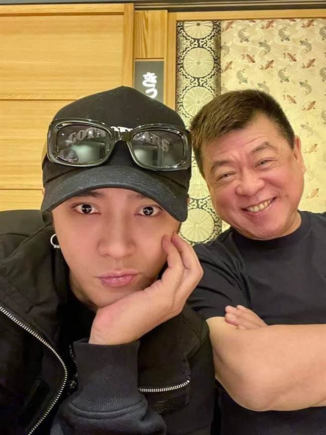 孙德荣昨与罗志祥相约聚餐。（翻摄孙德荣脸书）