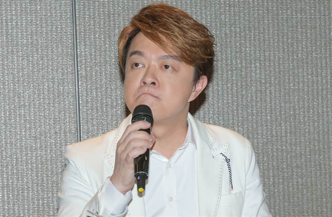 翁立友开记者会，表示自己也是受害者，妈妈因为这次事件天天哭。(中时资料照片)