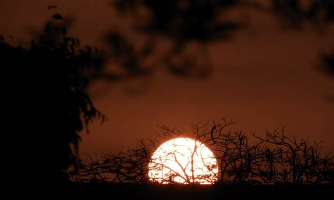 李利国》夕阳余晖映照出不同的人生境界！(照片来源：作者提供)