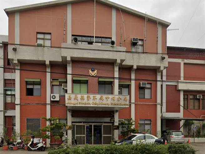 嘉義縣中埔分局偵查隊翁姓小隊長，6日晚間8點多飲酒後，開車行經嘉107鄉道與164縣道路口，因擦撞到騎機車民眾致酒駕曝光。（翻攝google map）