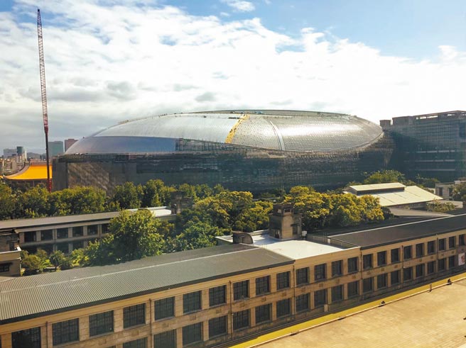 远雄对于大巨蛋遭停工向台北市政府提出国赔诉讼，对北市都发局求偿18亿元，市长柯文哲6日直言「太多了」。（本报资料照片）