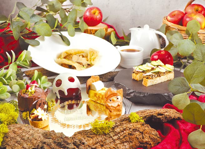 「白雪公主魔镜午茶─与王子的邂逅」法式午茶，打造7款造型精致的法式咸、甜点。（台北亚都丽致大饭店提供）