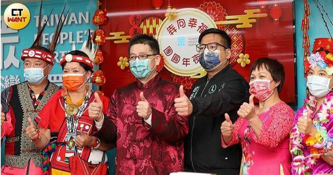 民眾黨秘書長謝立功(中)表示，2022年選舉從北到南皆有規劃。（圖／張文玠攝）