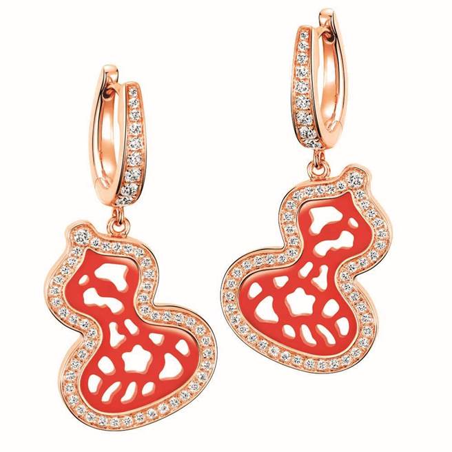 Qeelin的經典葫蘆造型紅瑪瑙Wulu Lace耳環，融入中國剪紙藝術，27萬2500元。 （Qeelin提供）